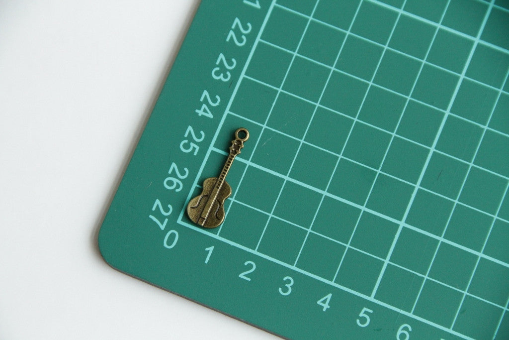 Charm - Violin, Antique Brass - KEY Handmade
 - 3