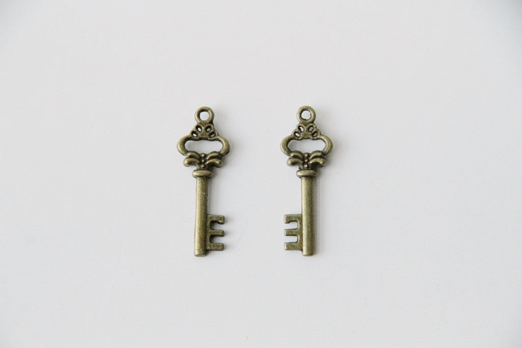 Charm - Key, Antique Brass - KEY Handmade
 - 1