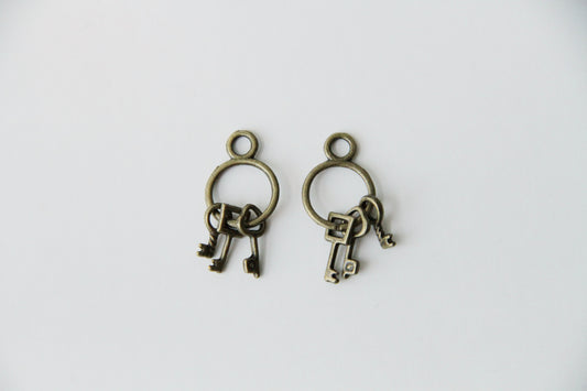 Charm - Chain of Keys, Antique Brass - KEY Handmade
 - 1