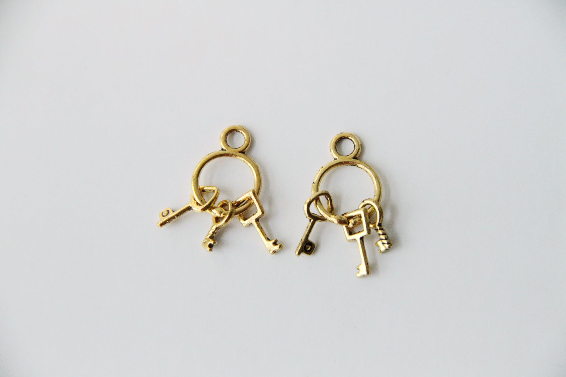 Charm - Chain of Keys, Antique Gold - KEY Handmade
 - 1