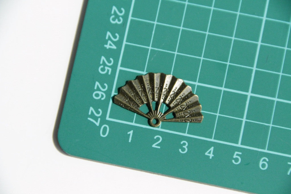 Charm - Oriental Fan, Antique Brass - KEY Handmade
 - 3