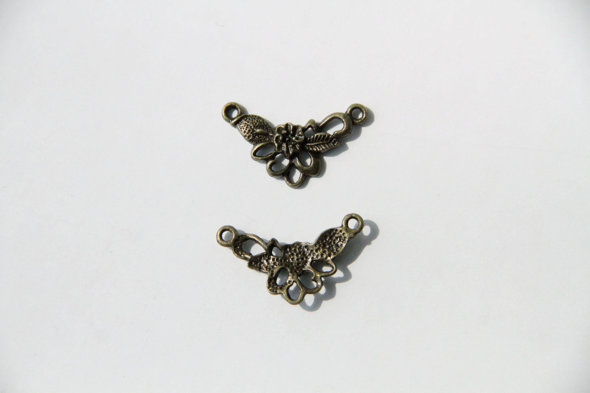 Connector - Flower and Leaves, Antique Brass - KEY Handmade
 - 1