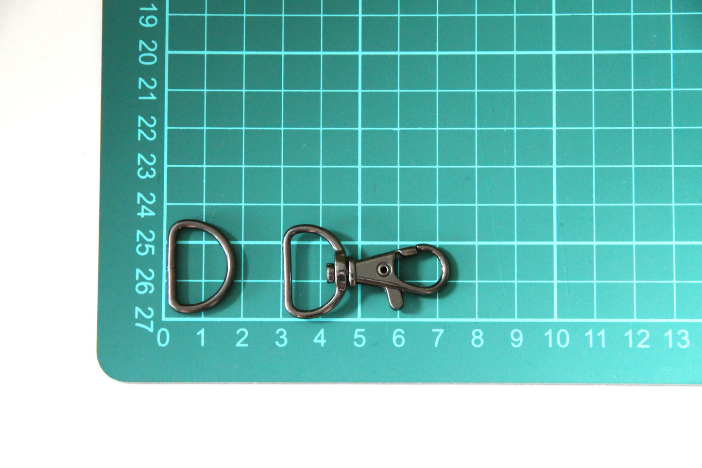 Wristlet Hardware - 3/4 inch, Swivel Hook and D Ring - KEY Handmade
 - 5