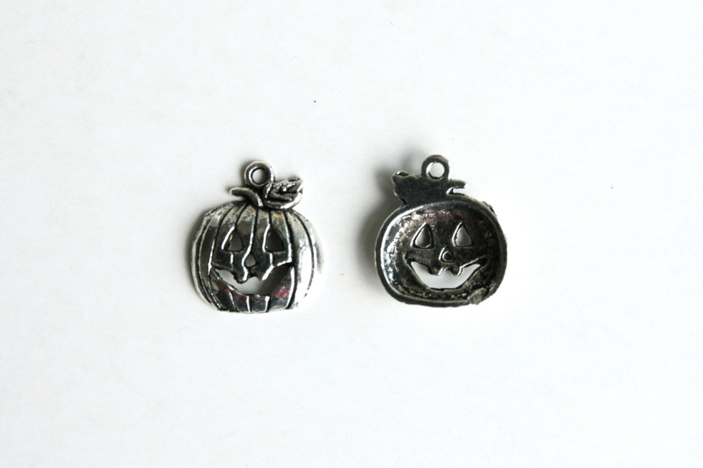 Charm - Halloween Pumpkin, Antique Silver - KEY Handmade
 - 1